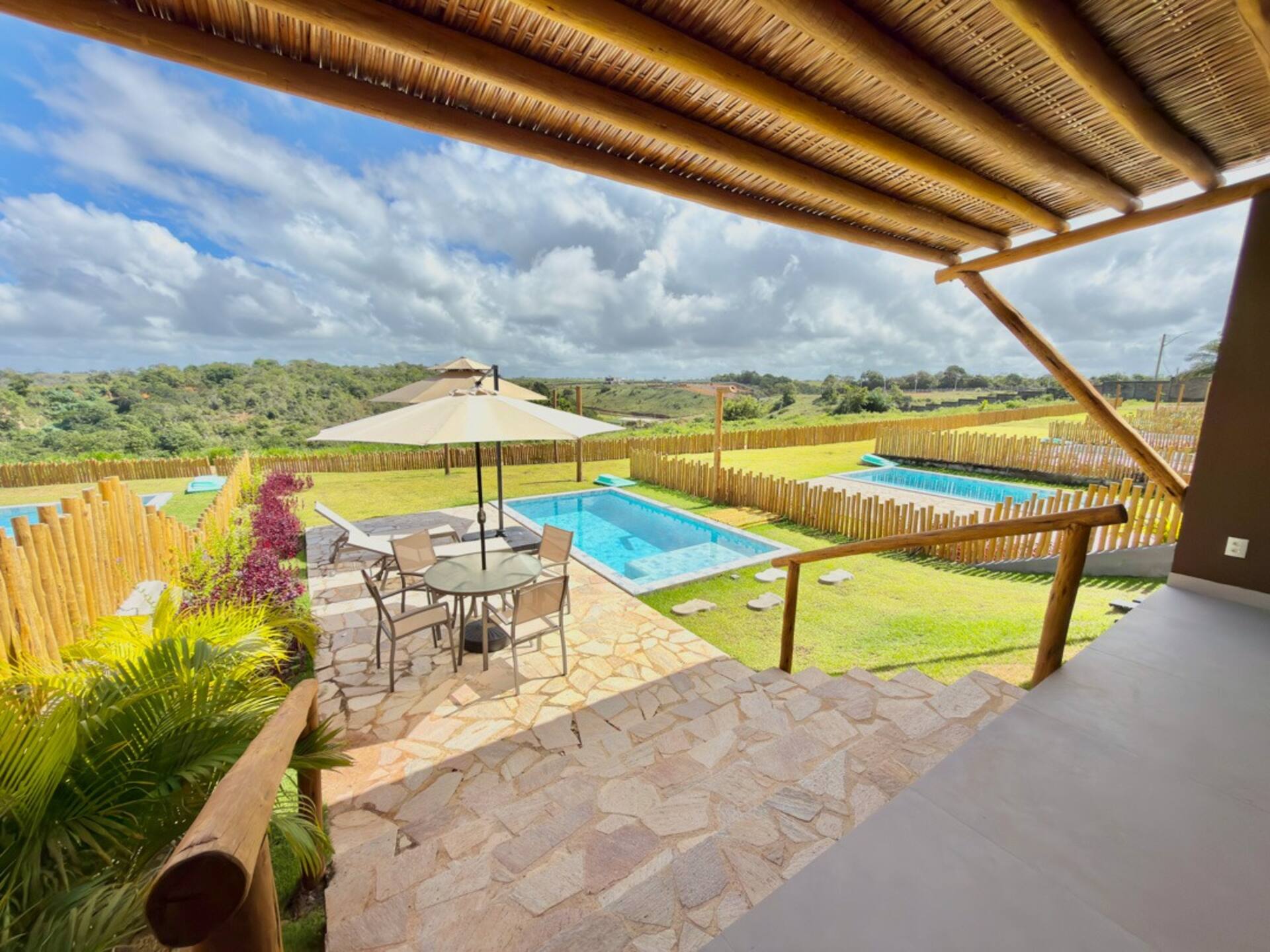 Casa Recanto dos Milagres e piscina